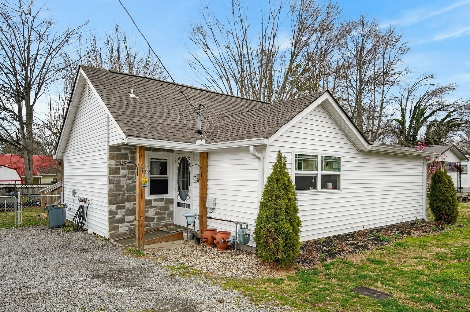 105 Bennett St photo 1