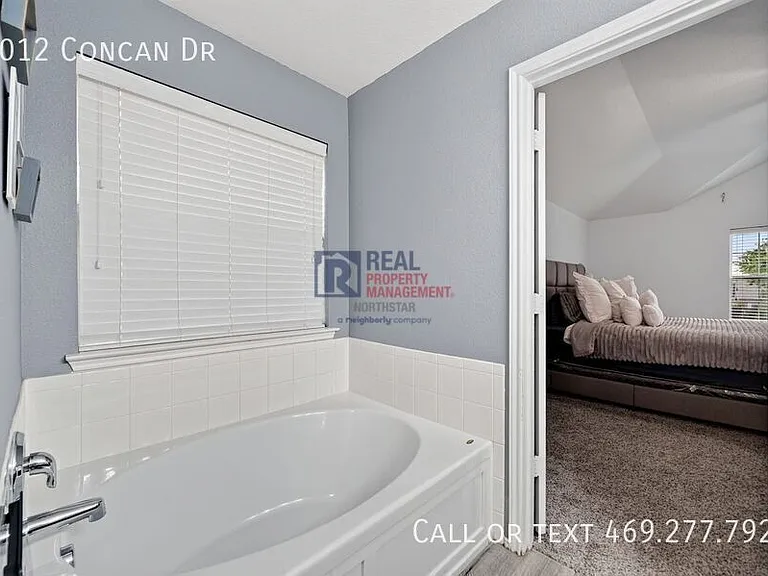 1012 Concan Dr — Photo 18