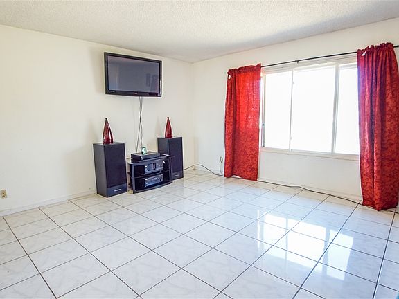 4th image of 1025 Ball Ave