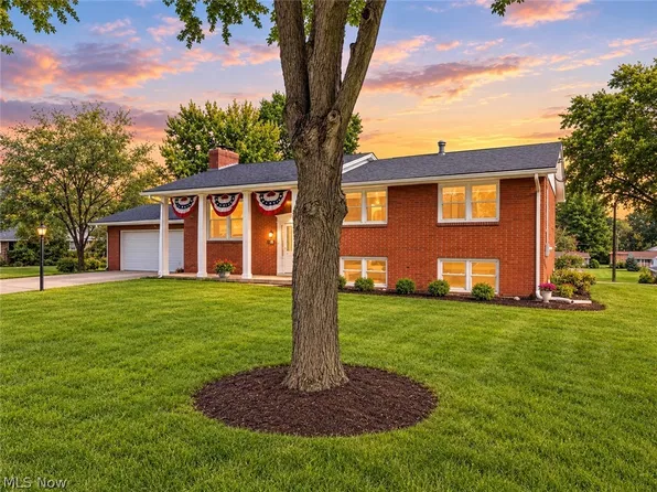 820 Weber Ave NE, North Canton, OH 44720