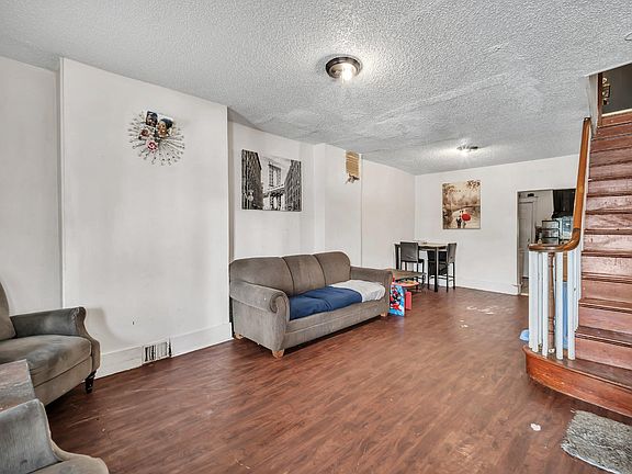3rd image of 1913 S Beechwood St
