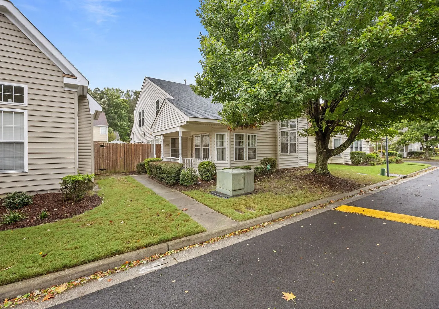 Spacious 3BR Home with Solar Panels & Smart Home Features! — Photo 1