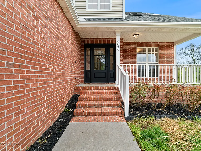8860 Brucewood Ln — Photo 3