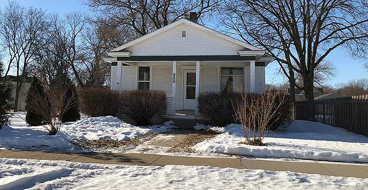 1st image of 220 N Dakota St
