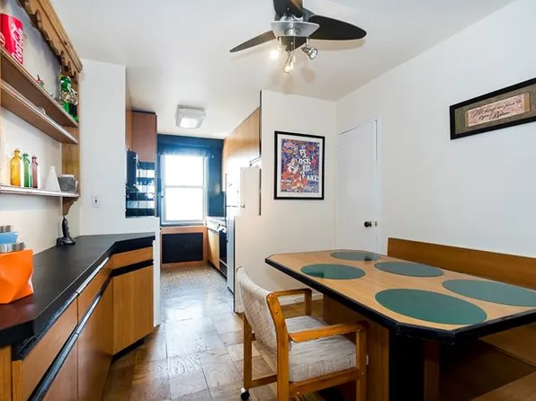 70-25 Yellowstone Boulevard image 1 of 10