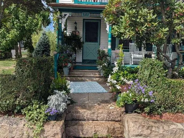 22 Stillman Ave, Pawcatuck, CT 06379