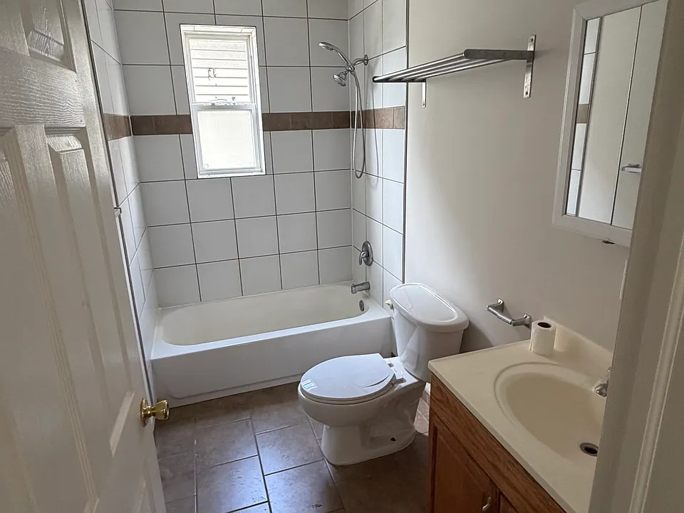 2216 Caniff Ave #1R