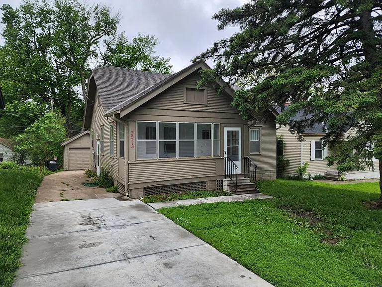 3516 N 47th Ave — Photo 1