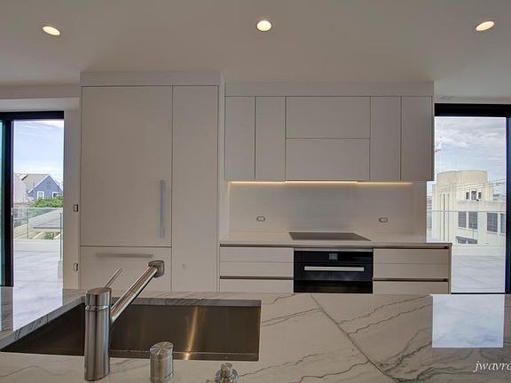 2nd image of 540 De Haro St #400