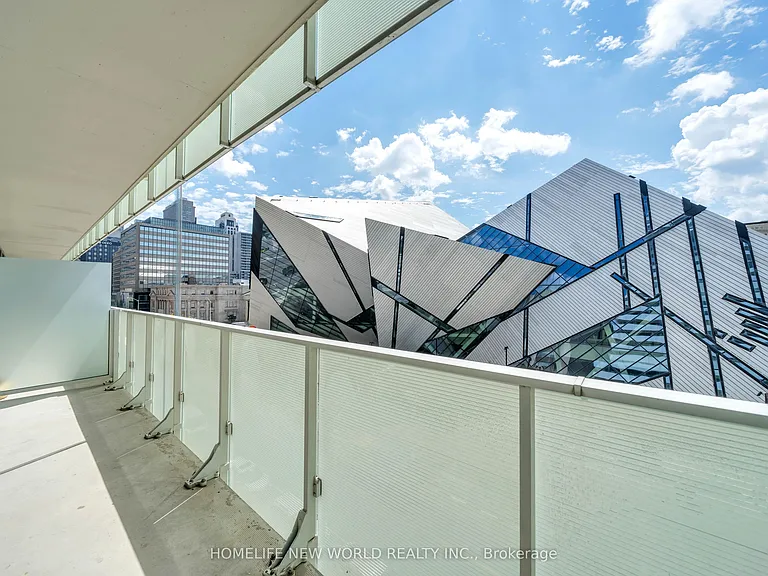 200 Bloor St W #402 — Photo 19