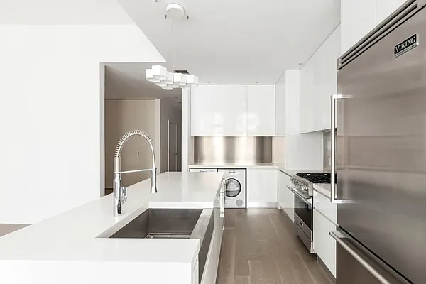 Rented by Compass | media 40