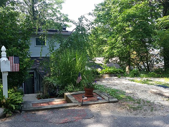 2nd image of 6 Bayview Dr