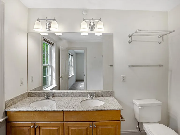 Fairhaven Residential Garden Apartment Homes — Photo 25