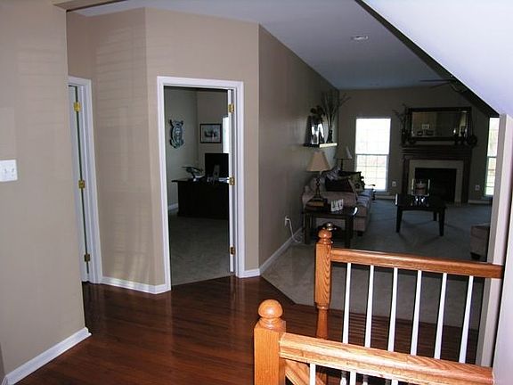 3rd image of 224 Eagle Glen Dr