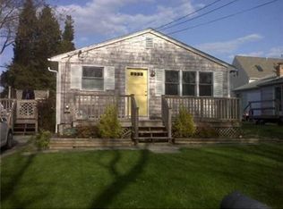 61 Dighton Ave, Portsmouth, RI 02871