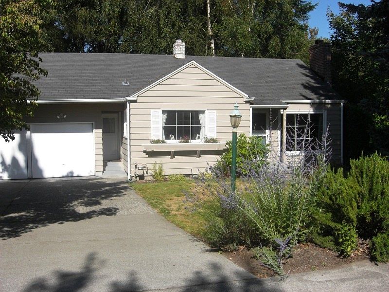 1st image of 2938 Grandview Dr W