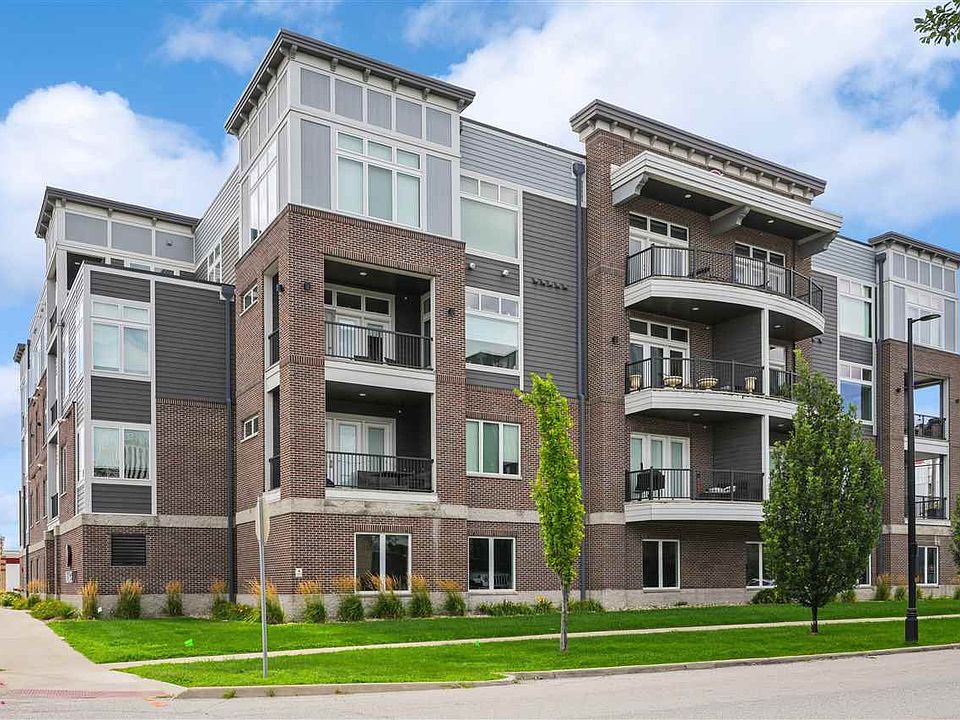 1st image of 200 3rd Ave SW APT 205