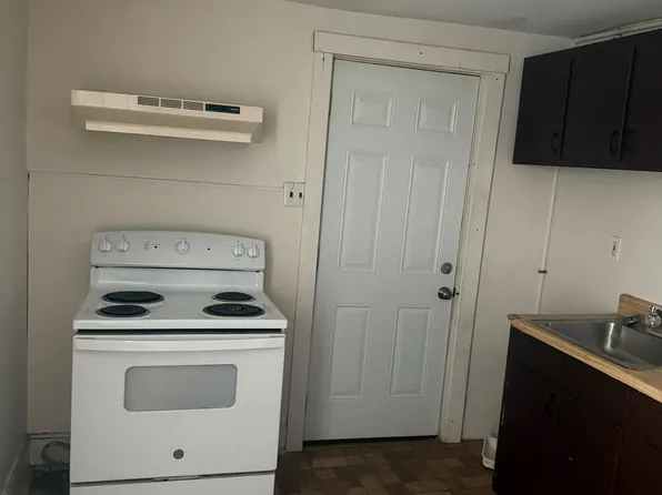 139 S 3rd Ave Floor 2, Coatesville, PA 19320