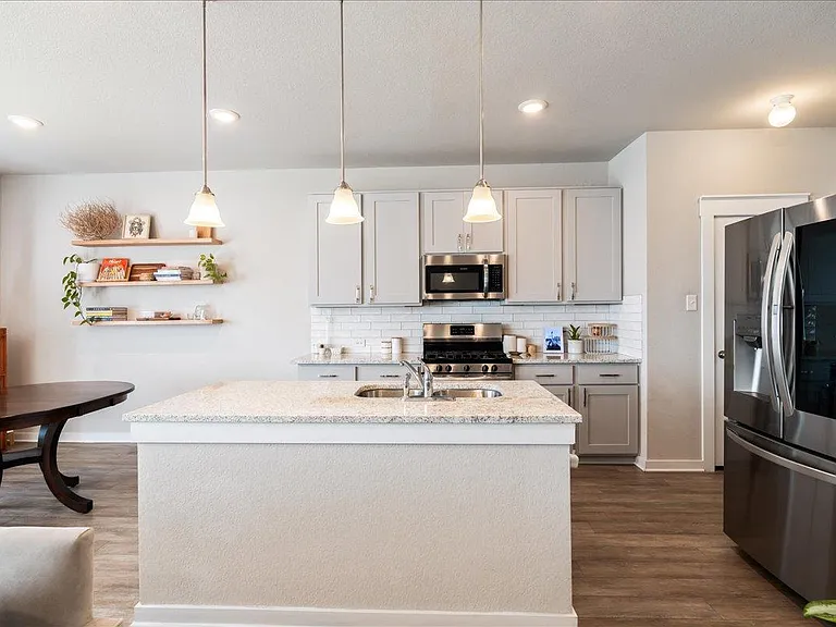 17103B Crane Fly Dr — Photo 4