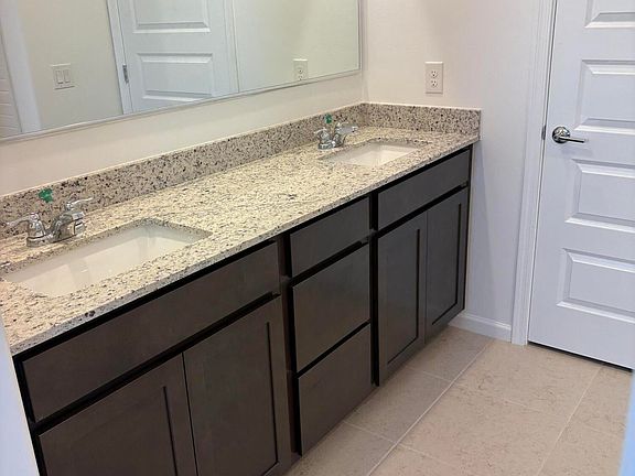 2nd image of 739 W Calle El Acuario