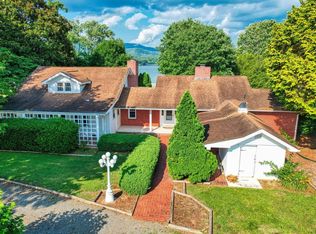 87 Penland Point Dr, Hayesville, NC 28904
