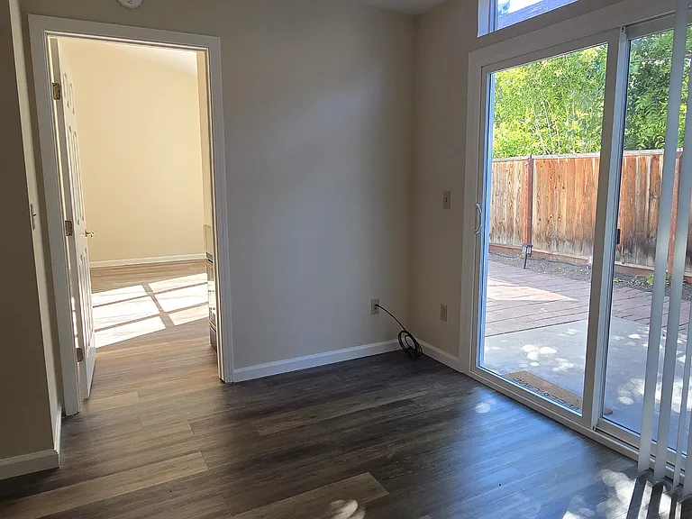436 Rhone Ct — Photo 10