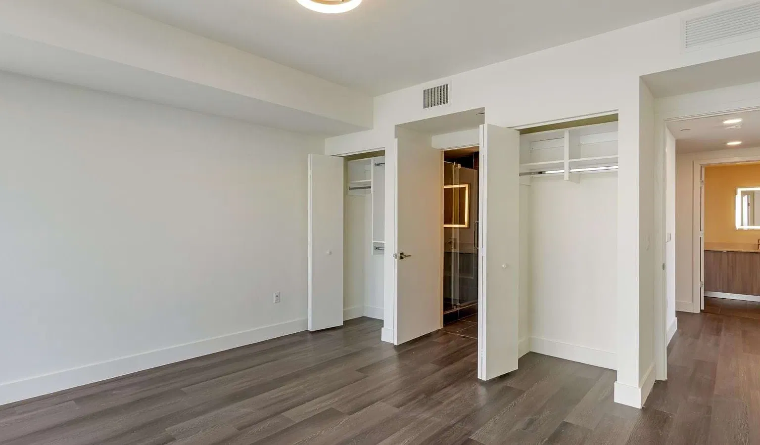 2 bed, 1194 sqft, $3,176 — Photo 4