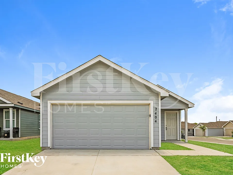 2404 Lake Hls