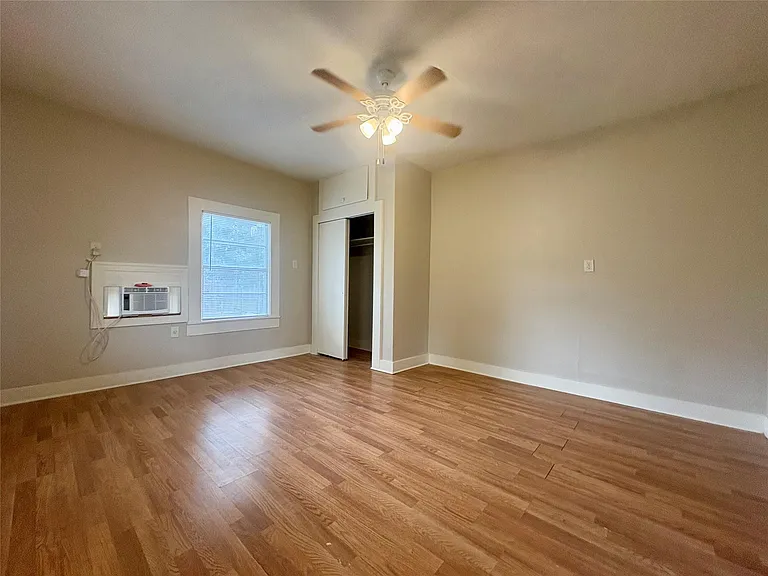 815 Lizzie St — Photo 12