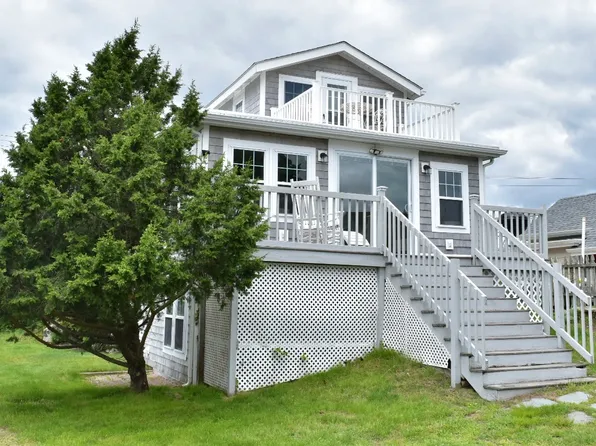 402 Gooseberry Rd, South Kingstown, RI 02879