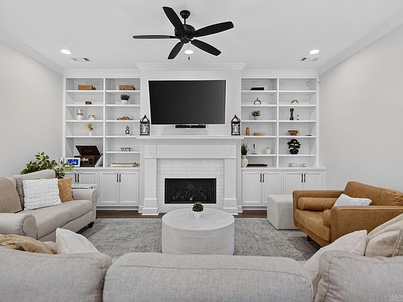 2nd image of 7 Copper Cir