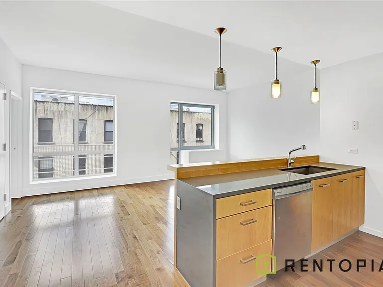 229 N 8th St #3C — Photo 3