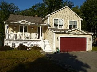 89 Quincy Dr, Gorham, ME 04038
