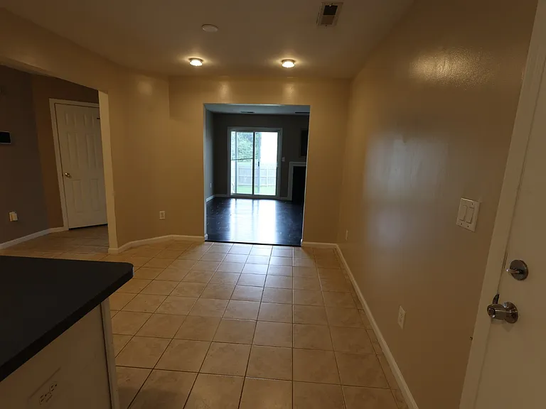 517 Magistrate Ln — Photo 7