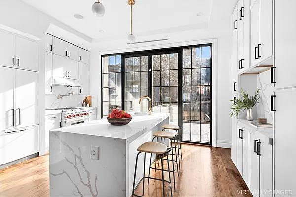 Rented by Compass | media 14