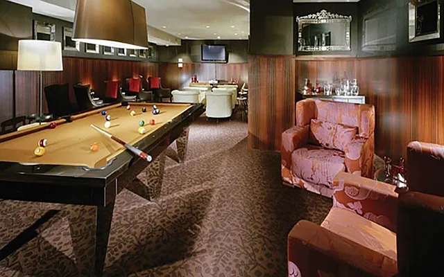 Rented by Level Group | media 14