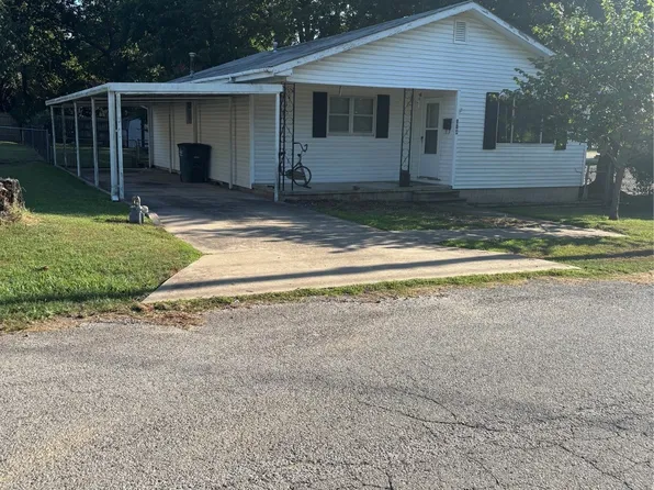 114 E Jackson Ave, Bristow, OK 74010