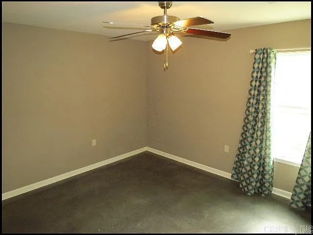 306 Barnes St — Photo 12