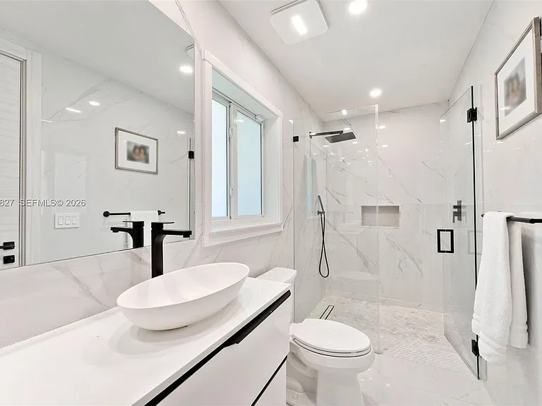 2402 NW 42nd St — Photo 18