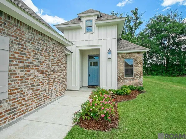 5166 Black River Rd, Darrow, LA 70725