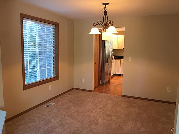 5th image of 11614 16th Ave NW