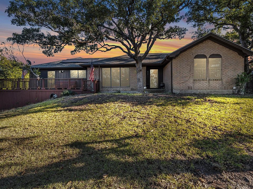 1st image of 837 White Oak Dr