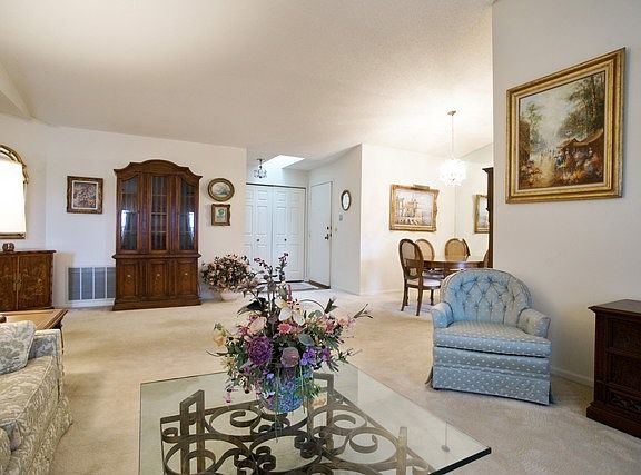 3rd image of 674 Elizabeth Dr #22-D