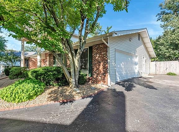 4th image of 14904 Greenberry Hill Ct
