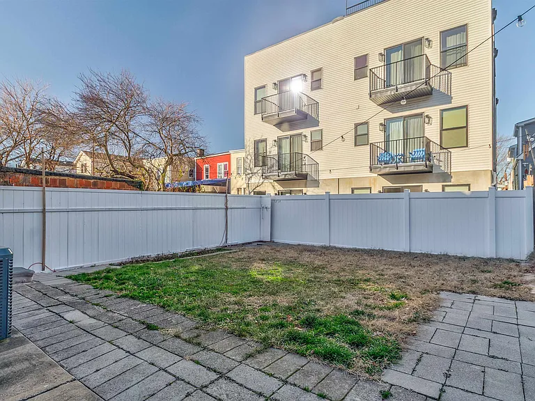 225 Belvedere Dr #1 — Photo 15
