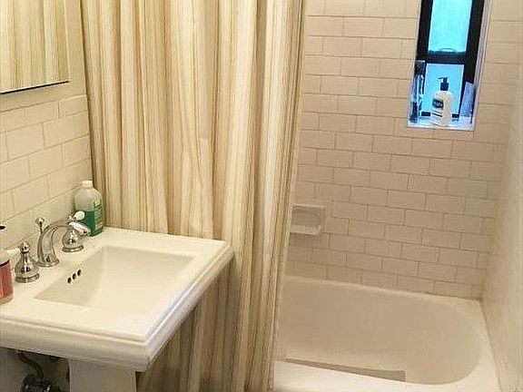 5th image of 305 W 18th St APT 5E