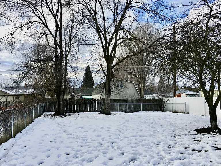 5617 N Elgin St — Photo 3