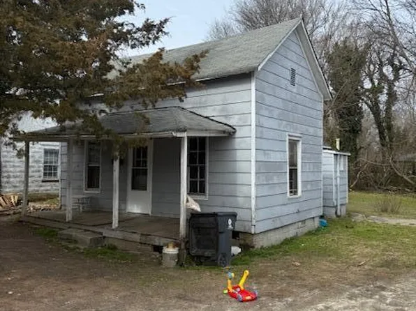 749 Southerland St, Henderson, NC 27536