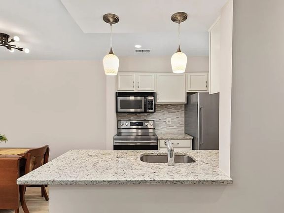 4th image of 1706 Ascot Way #X