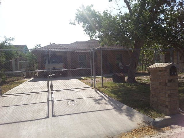 2nd image of 3407 E 25th St